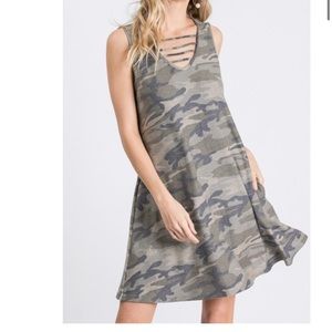 Sleeveless camo dress